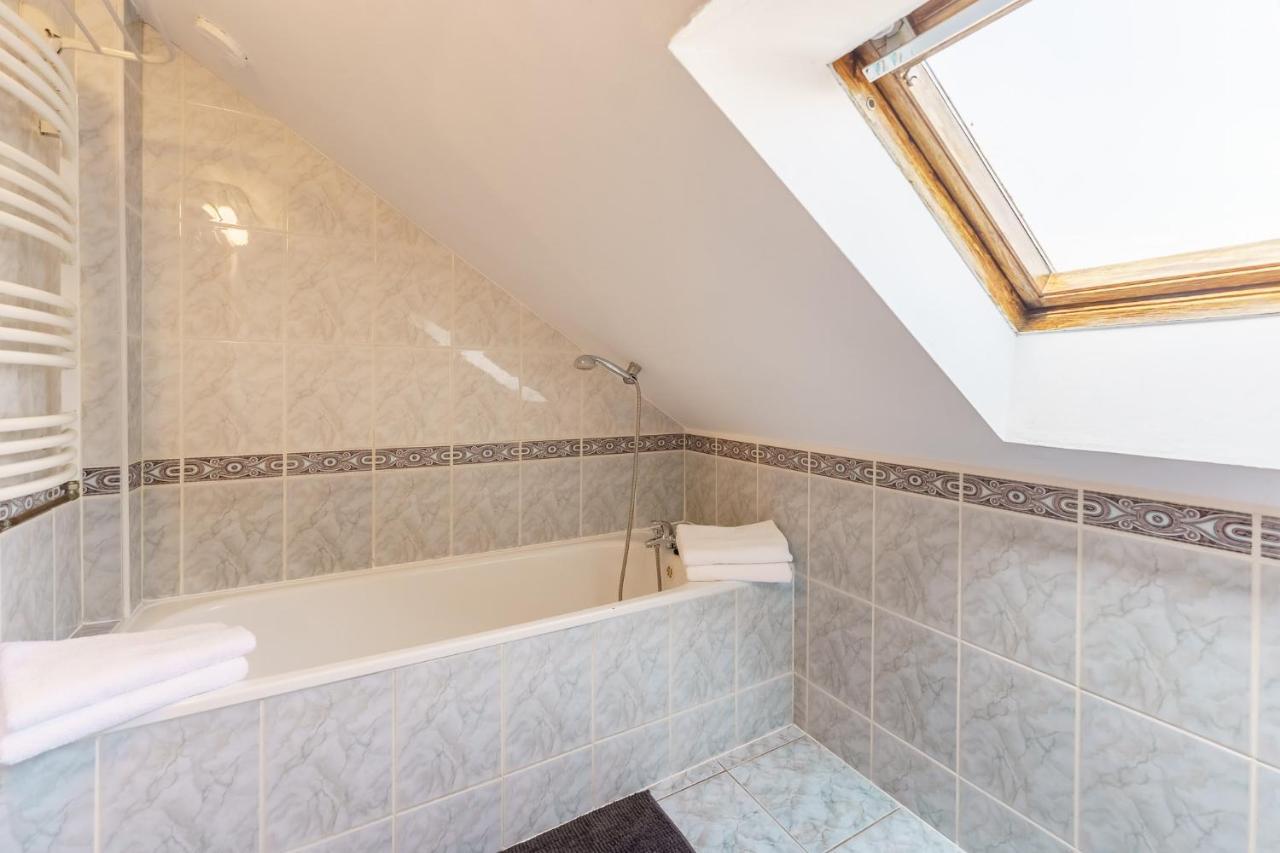 Klimatyczny Apartament Przy Bulwarze Optima